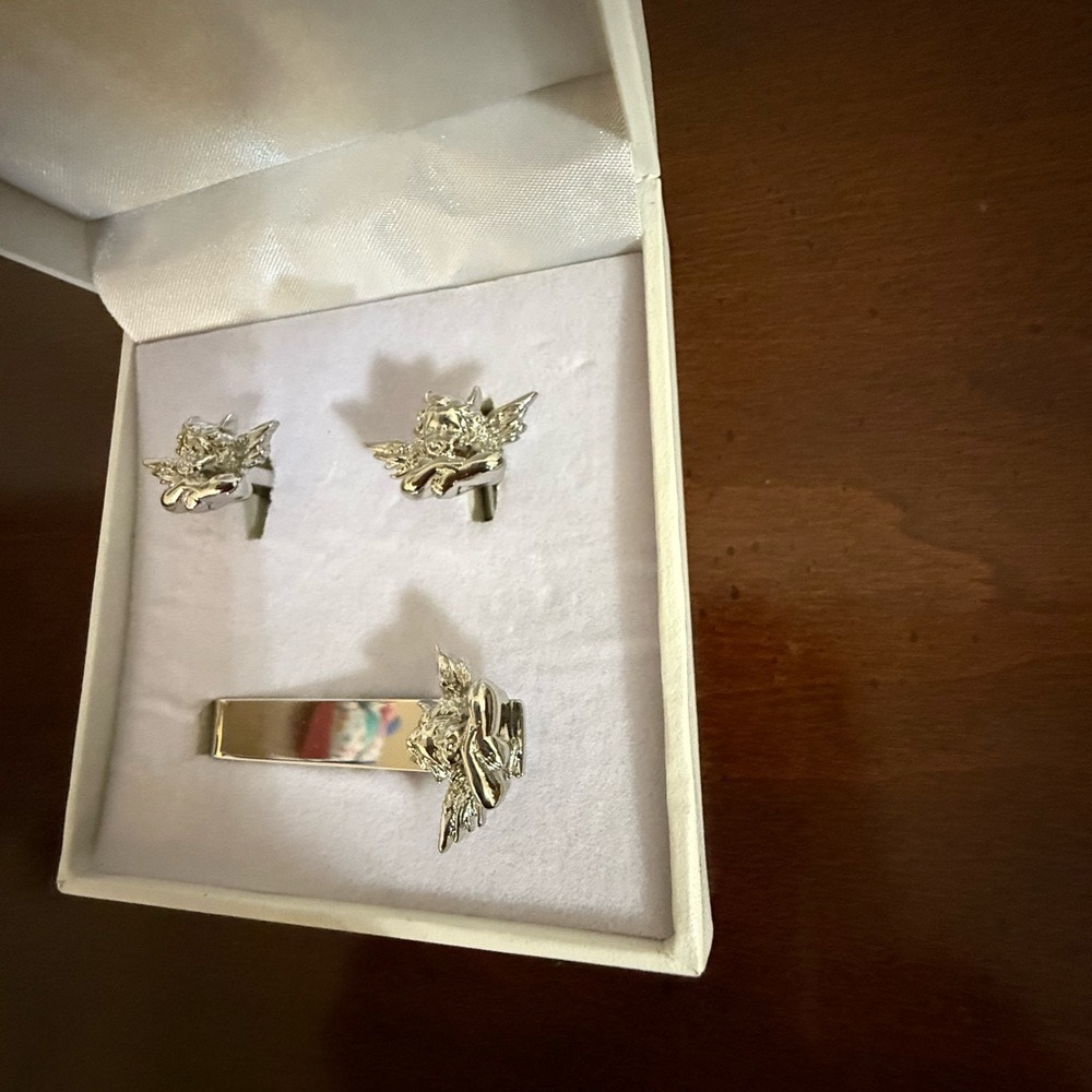 Boys Lie Cherub Cufflinks and Money Clip Set Silver New in Box